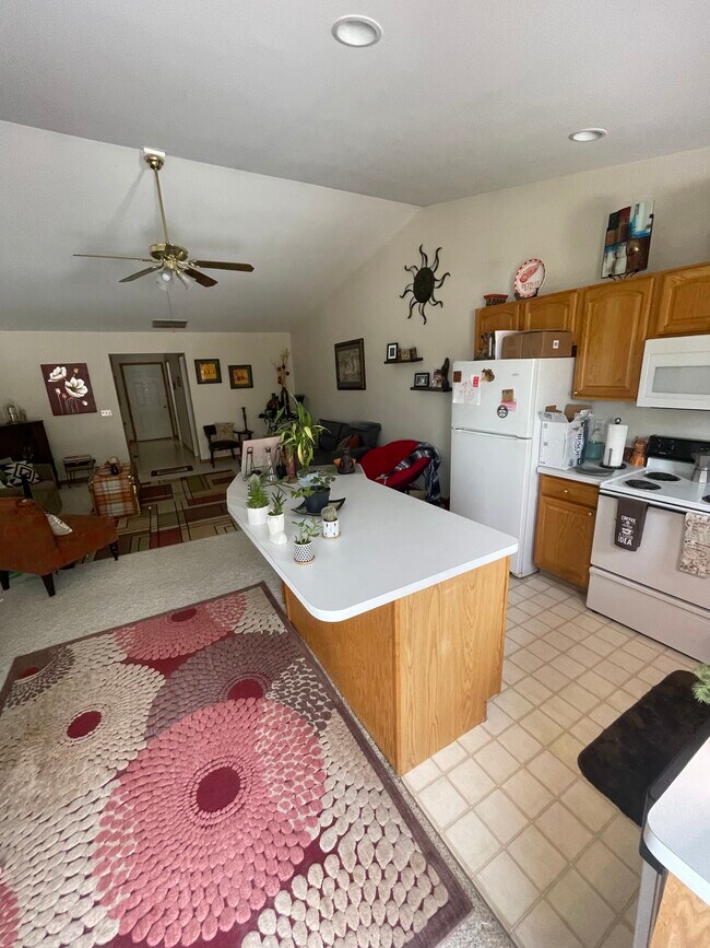 4979 W Leckie Ln, Saginaw, MI 48603 Townhouse for Rent in Saginaw, MI