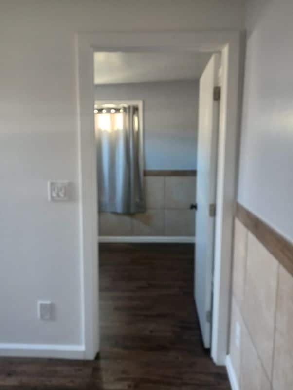 Building Photo - 3867 Winona Ave