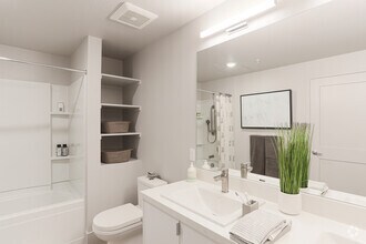 1BR, !BA - 662 SF - Strada 1200