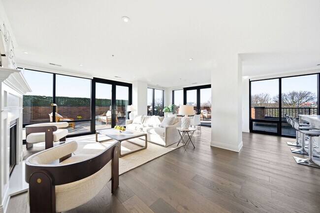 Interior Photo - Hubbard Park Place