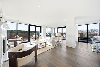 Interior Photo - Hubbard Park Place