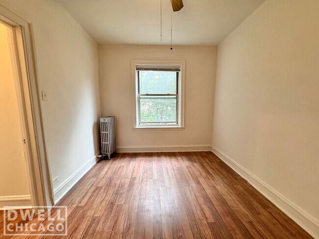 Foto del edificio - 2530 N Sawyer Ave