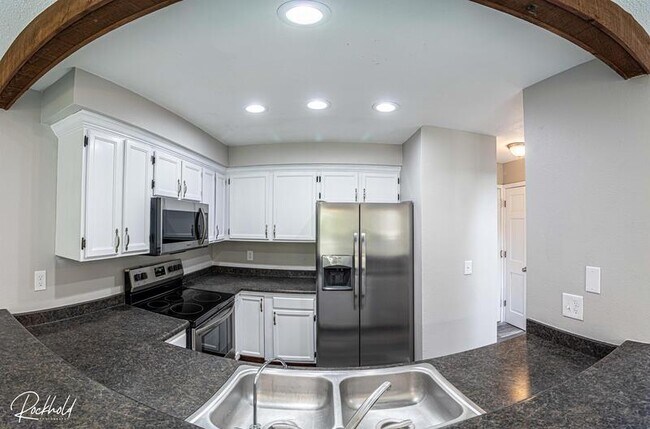 Building Photo - 4425 S Carson Way