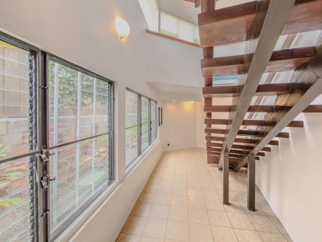 Photo - 427 Paumakua Place 2nd Floor House