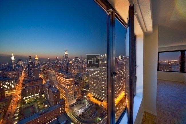 Foto del edificio - Waterside Plaza