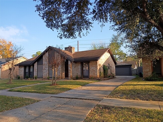 Building Photo - 2847 Field Line Dr