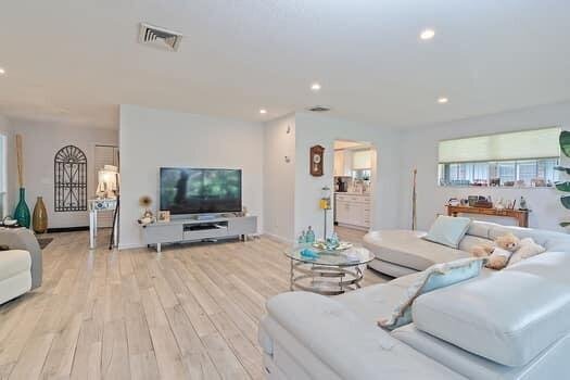 Foto del edificio - 415 Pine Tree Ct