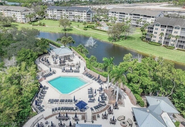 Foto del edificio - 817 Carrick Bend Cir