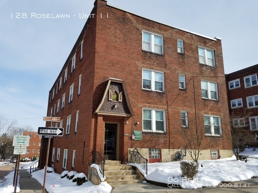 128 Roselawn Ave Unit 11, Mount Lebanon, PA 15228 Room for Rent in
