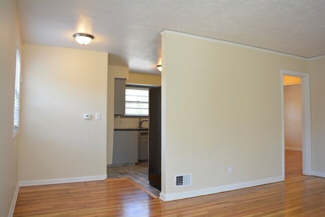 Foto del edificio - 5731 N Montana Ave