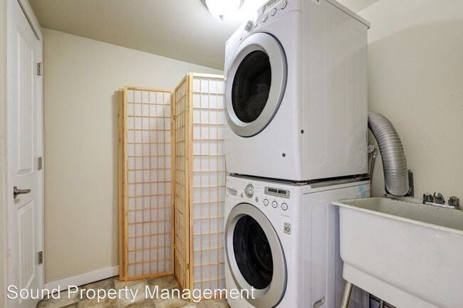 Building Photo - 4 br, 2 bath House - 11229 29th Ave SW