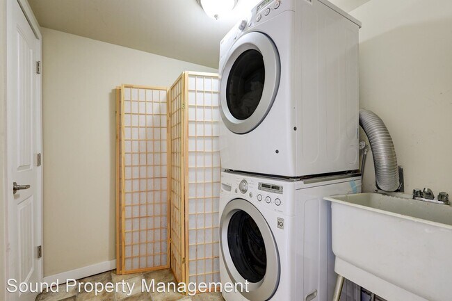 Foto del edificio - 4 br, 2 bath House - 11229 29th Ave SW