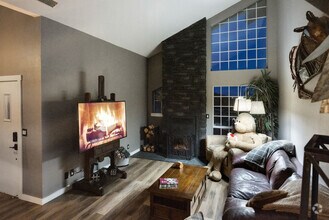 Building Photo - 525 N Fitzmaurice Dr