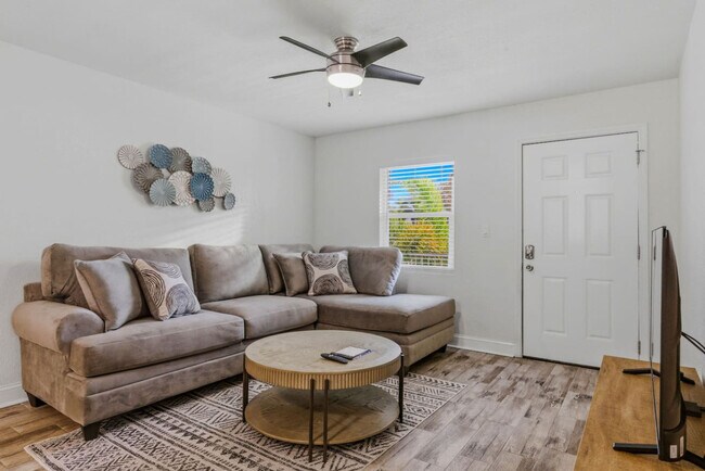 Foto del edificio - 3909 W Cleveland St