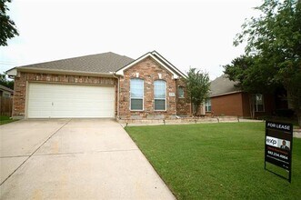 Building Photo - 2708 Comanche Trail