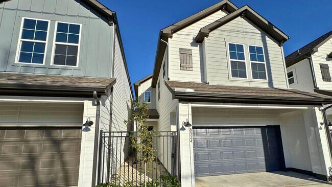 Foto del edificio - 8324 Curry Rd