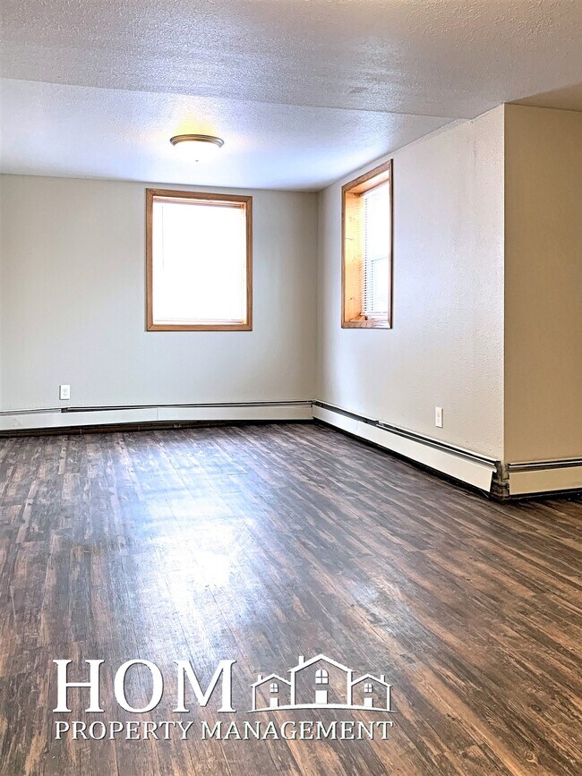 Foto del edificio - 306 James Ave