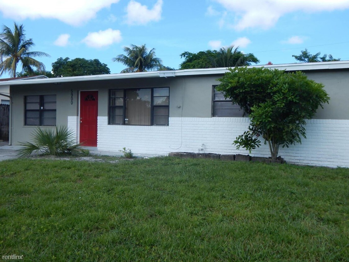Primary Photo - 5900 Barbados Way W