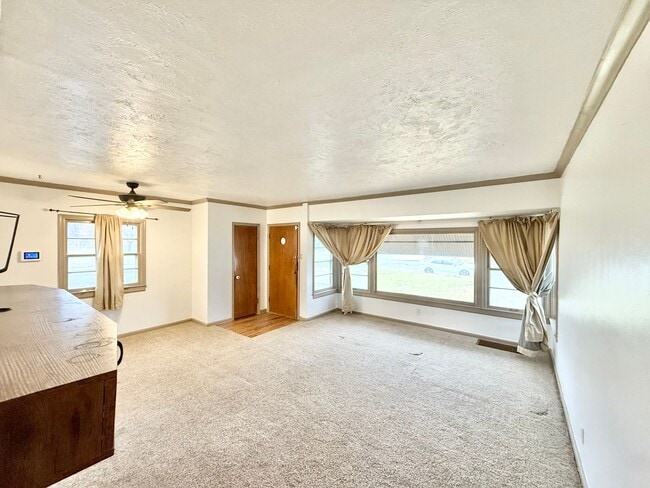 Foto del edificio - Move in ready home on Routt!