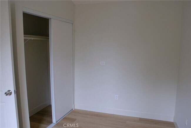Foto del edificio - 7053 Corbin Ave