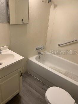 Building Photo - 2430 Tanglewood St