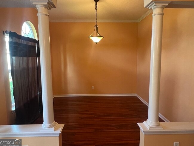Building Photo - 107 Camellia Ct
