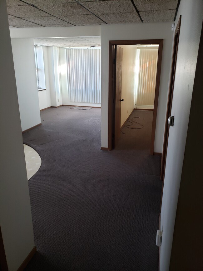 Foto del edificio - 349 S Central Ave