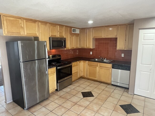 Building Photo - 3844 E Ludlow Dr