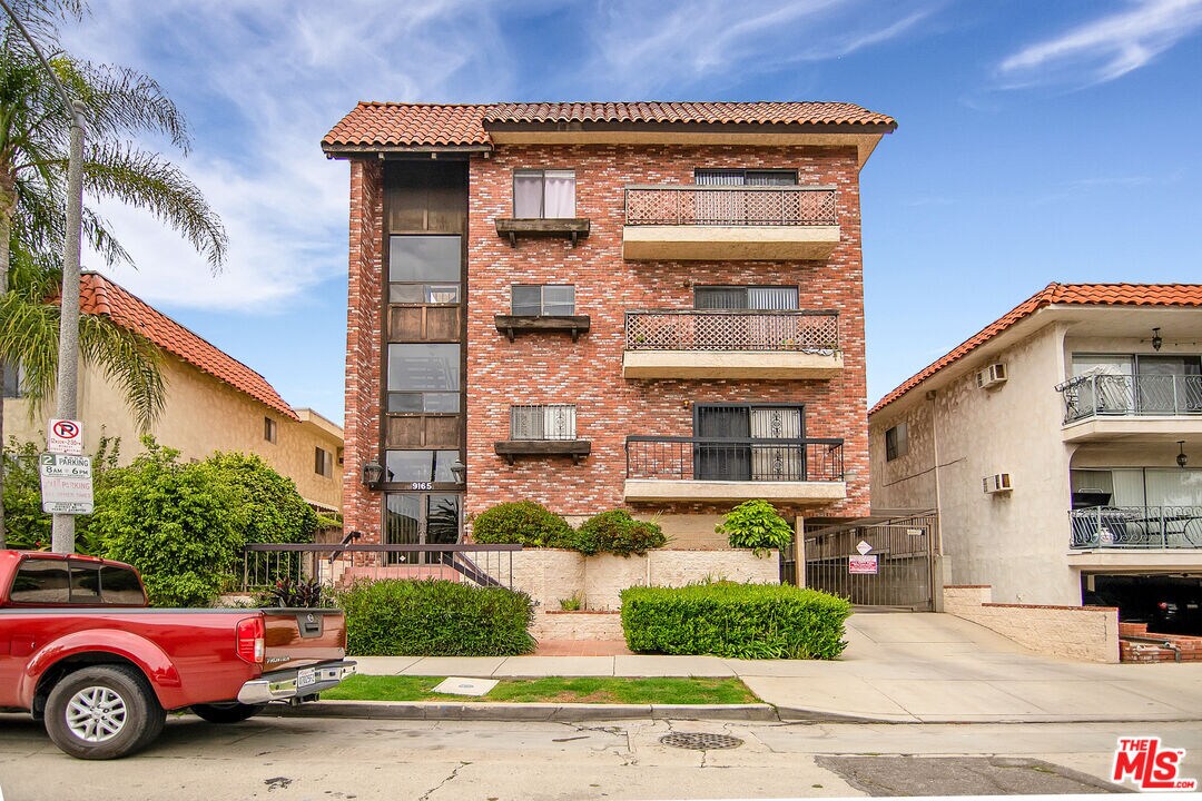 Primary Photo - 9165 Alcott St