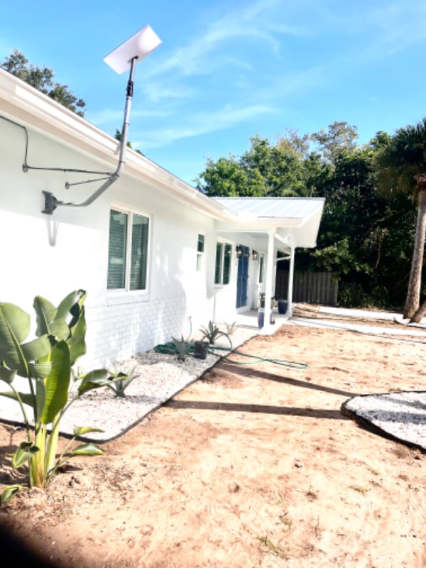 Building Photo - 615 Azalea Ln