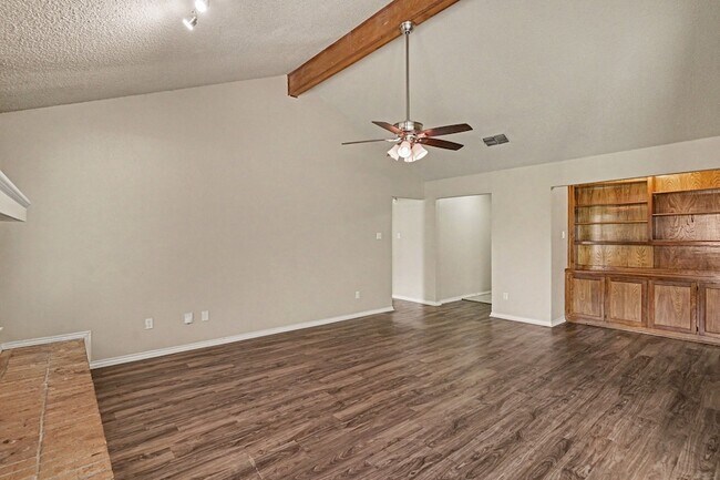 Building Photo - 2608 Green Ridge St