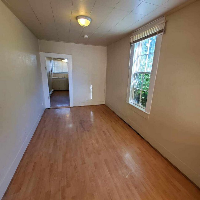 Foto del edificio - 407 Adams Ln