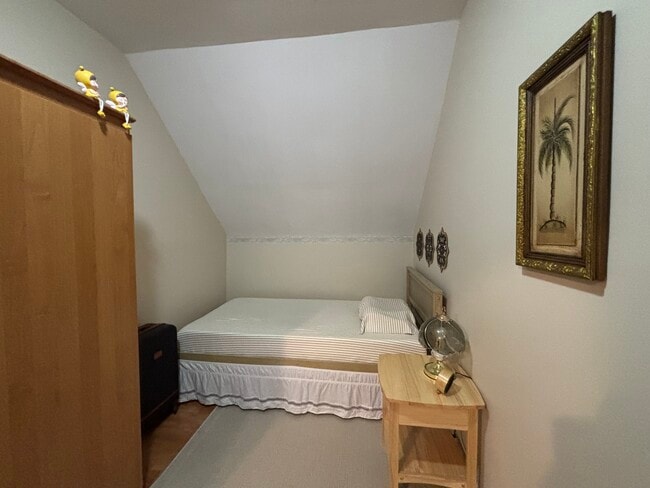 Building Photo - Apartment for Rent