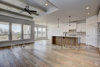 Building Photo - 490 S Steephead Ln