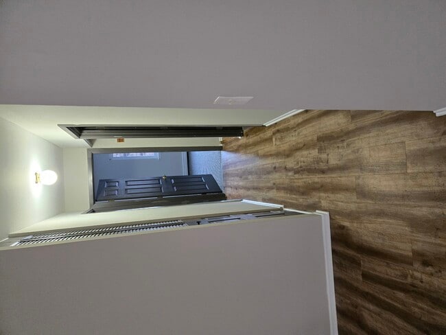 Foto del edificio - 8655 1/2 W Foster Ave