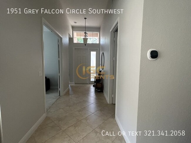 Building Photo - 1951 Grey Falcon Cir SW