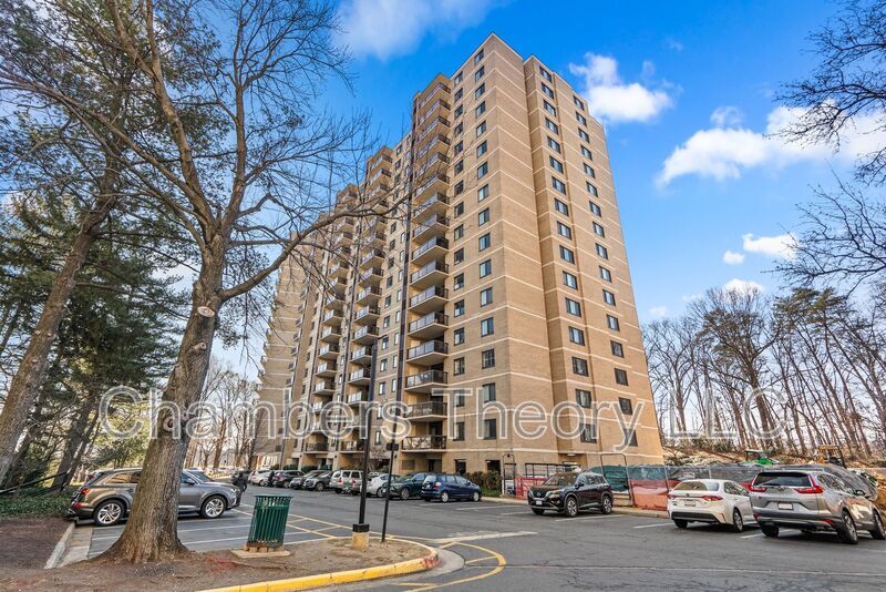 Foto principal - 309 Yoakum Pkwy