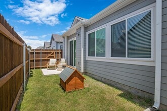 Building Photo - 5645 Wild Acrs