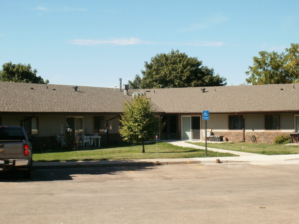 Primary Photo - Cedar Apartments