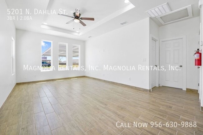 Foto del edificio - 5201 N Dahlia St