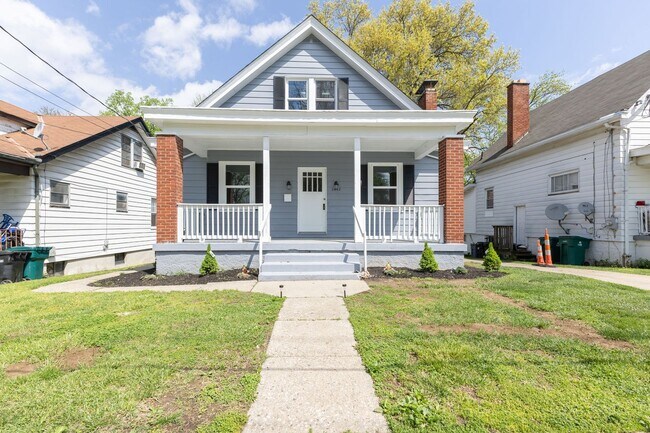 Foto del edificio - PRICE HILL - Stunning 4 bed 2 bath on quie...