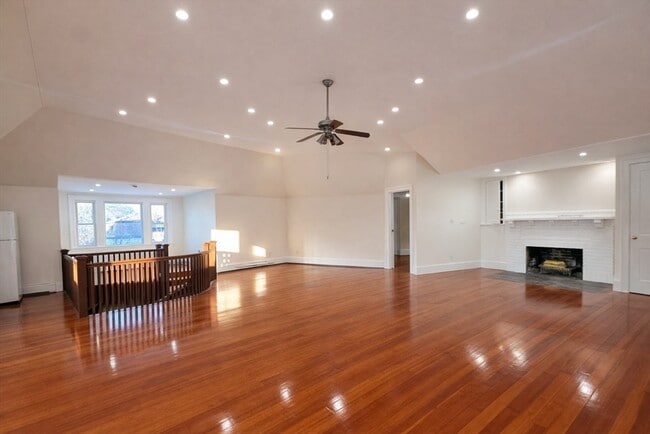 Building Photo - 236 Madison St