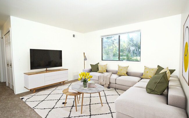 Living Space - Holly Ridge Apartments