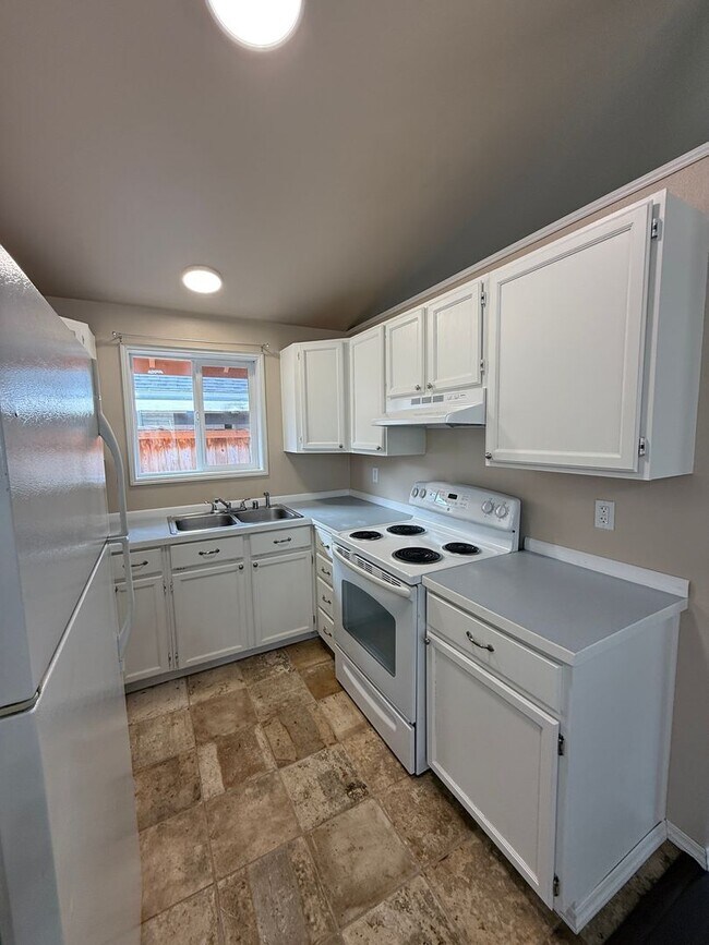 Foto del edificio - Charming Updated Cottage in the Heart of M...