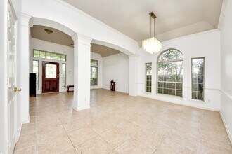 Building Photo - 3818 S Barnett Way