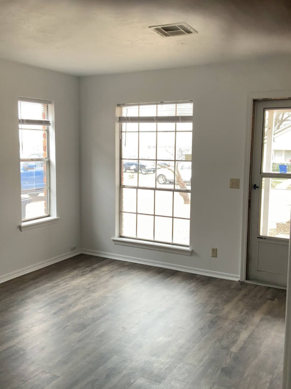 Building Photo - 308 S Roberts Ave