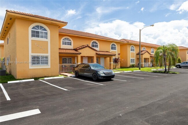 Building Photo - 7666 W 34th Ln