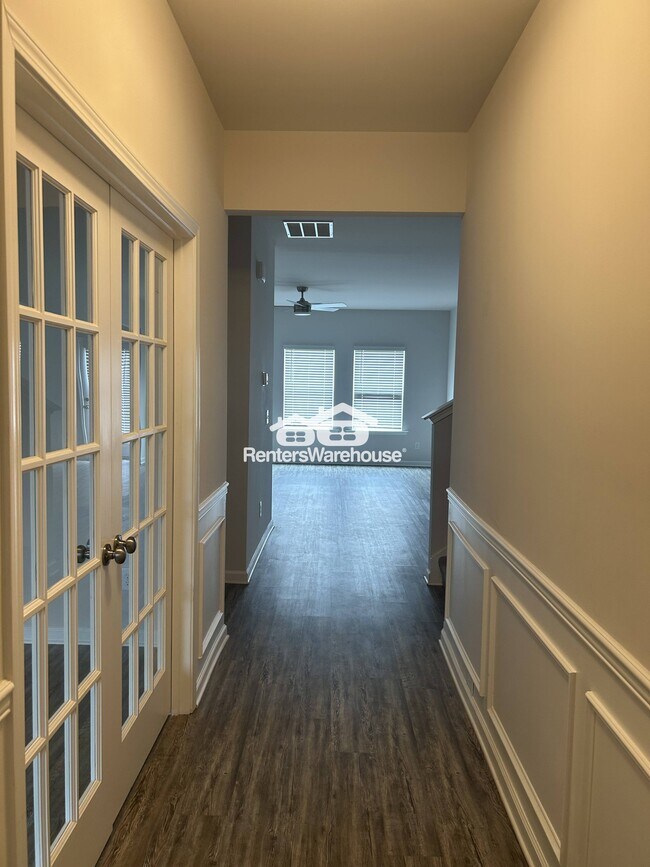 Building Photo - 5475 Cedar Creek Dr