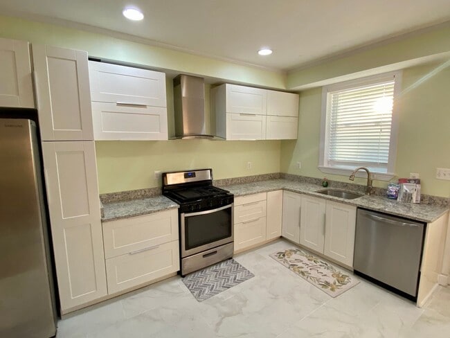 Foto del edificio - 634 S Newkirk St