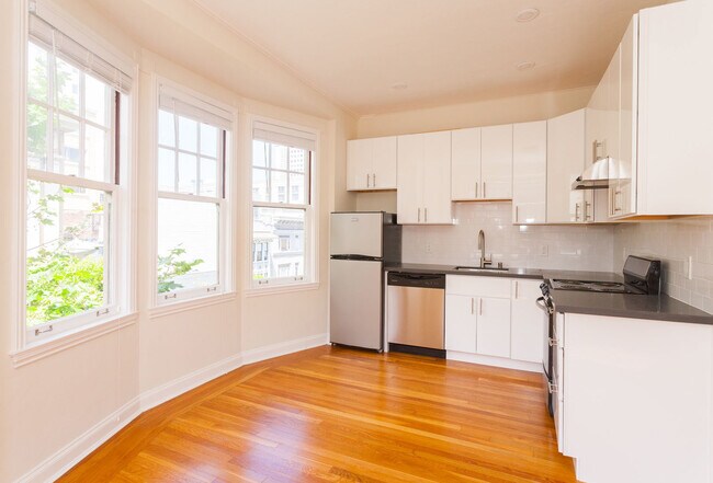 Foto del edificio - 1760 Golden Gate Ave